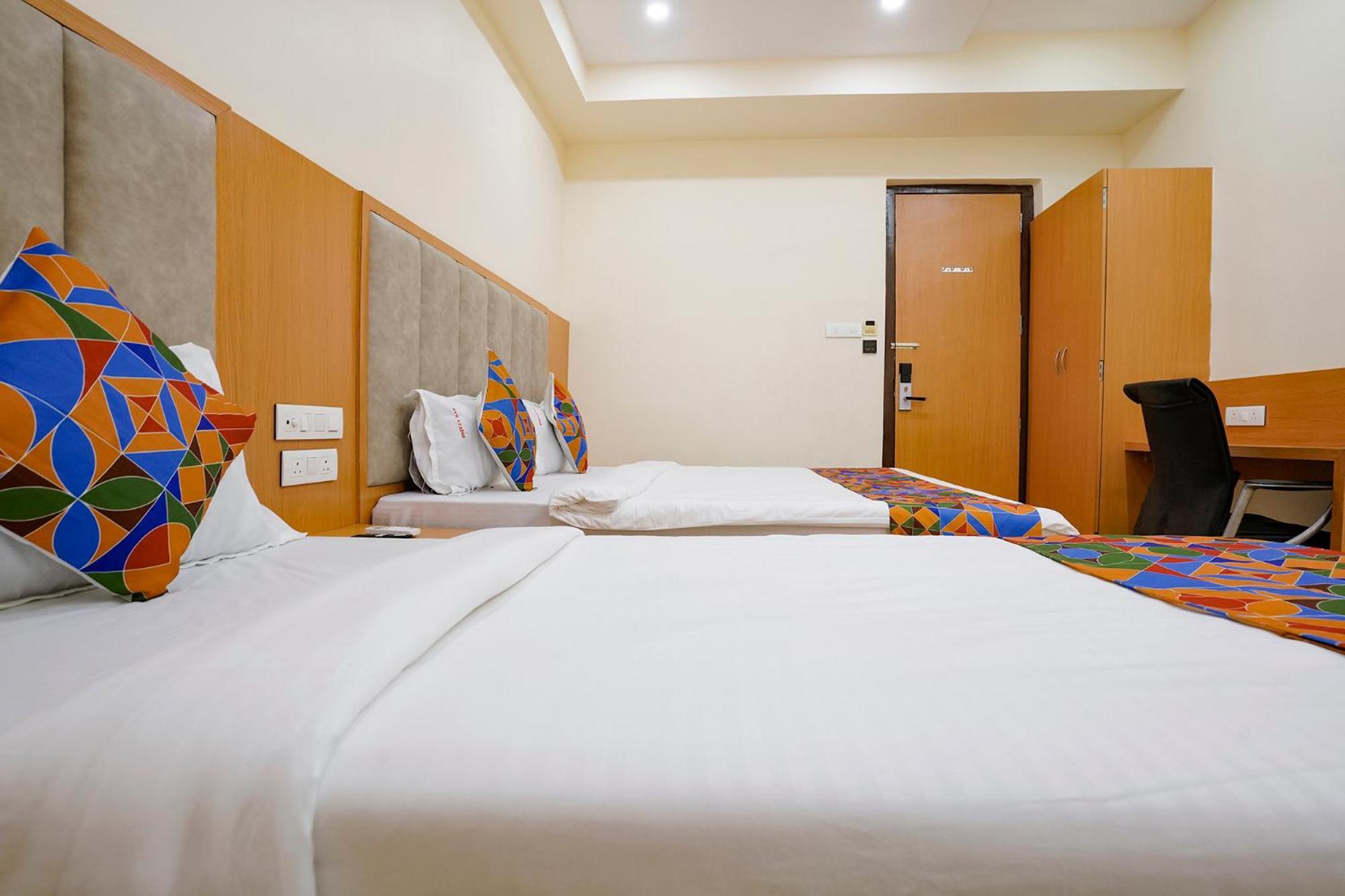 Fabhotel 7 Square - Nr Bkc Mumbai Exterior photo
