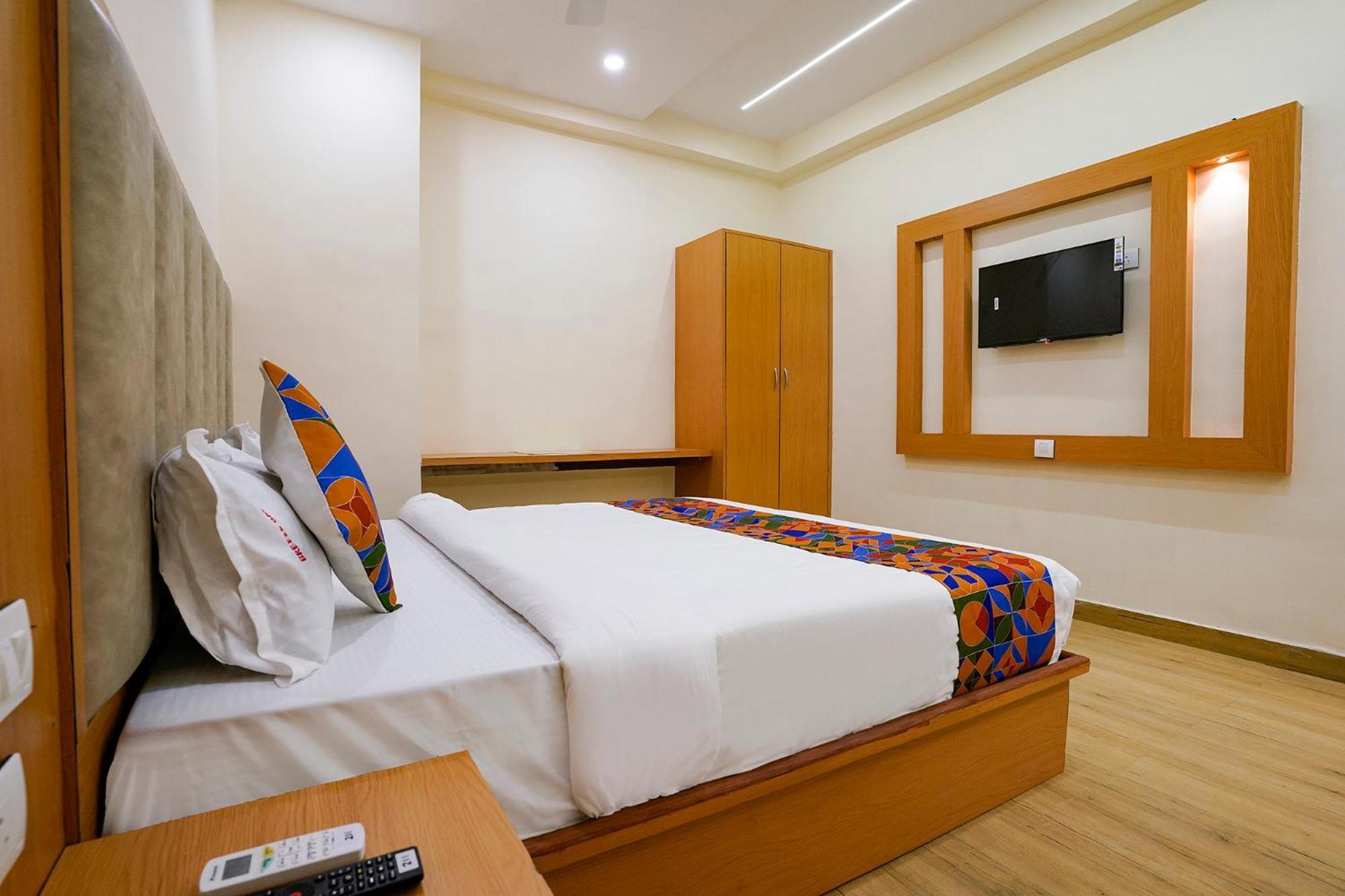 Fabhotel 7 Square - Nr Bkc Mumbai Exterior photo