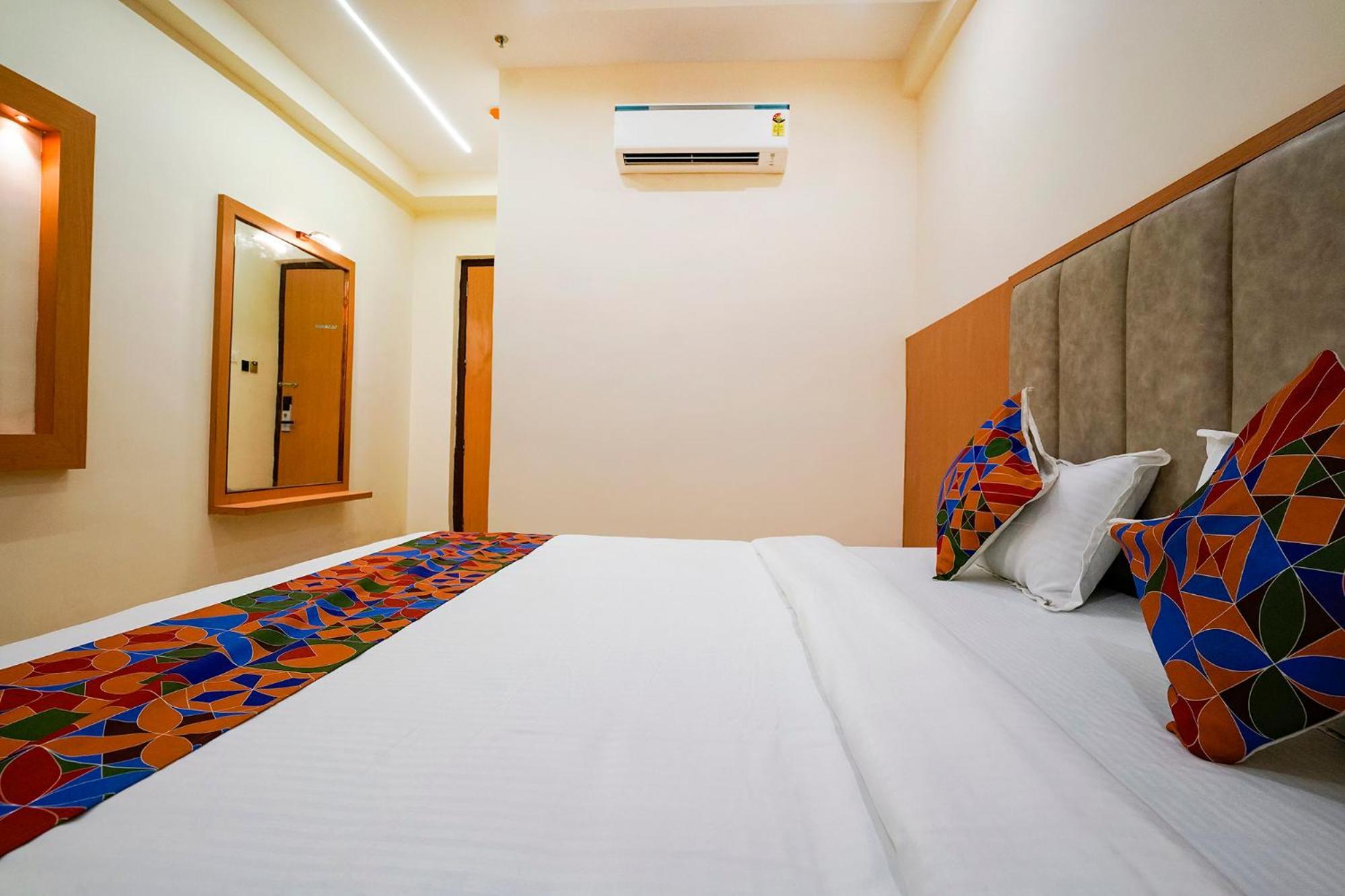 Fabhotel 7 Square - Nr Bkc Mumbai Exterior photo
