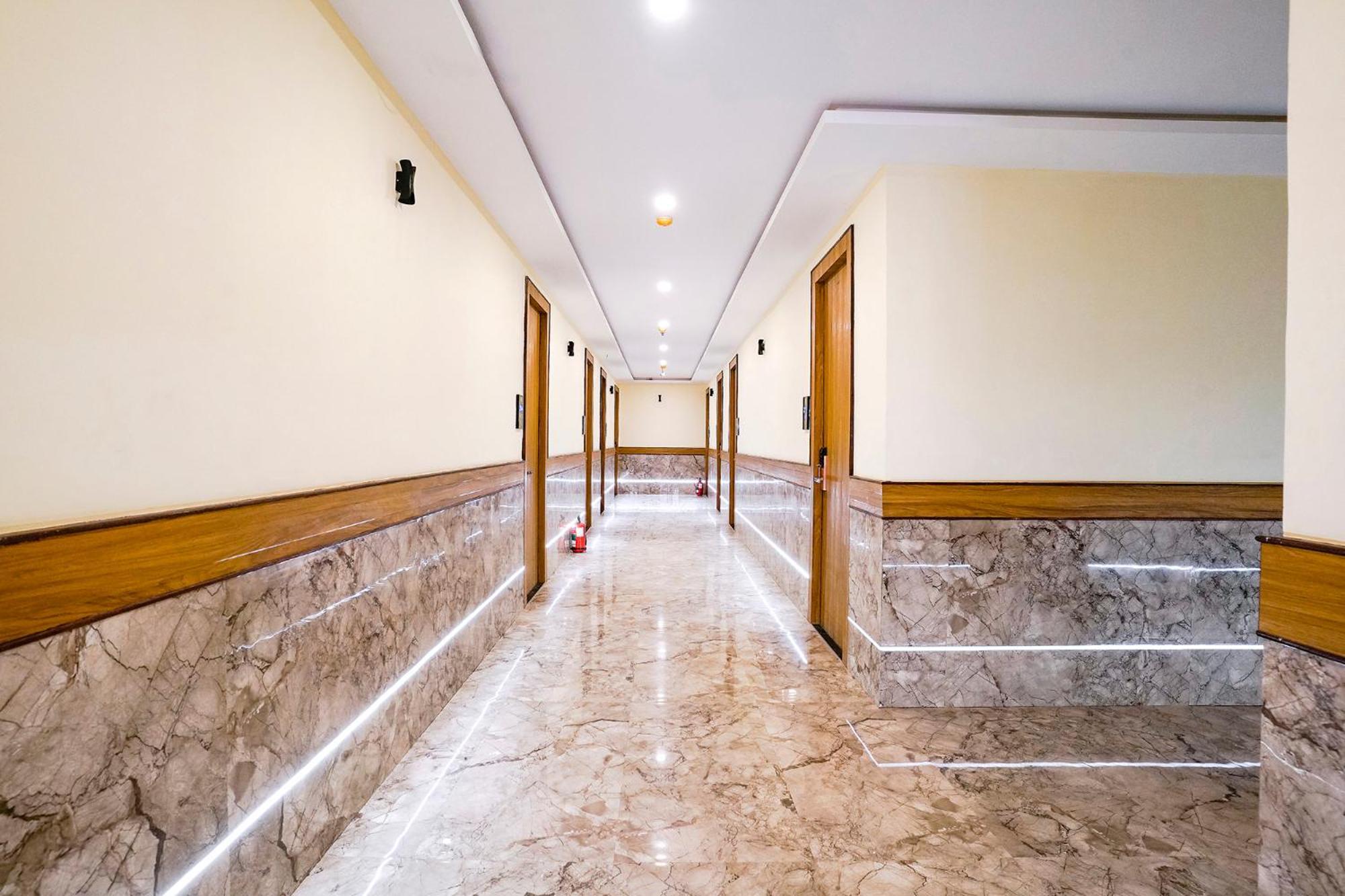 Fabhotel 7 Square - Nr Bkc Mumbai Exterior photo