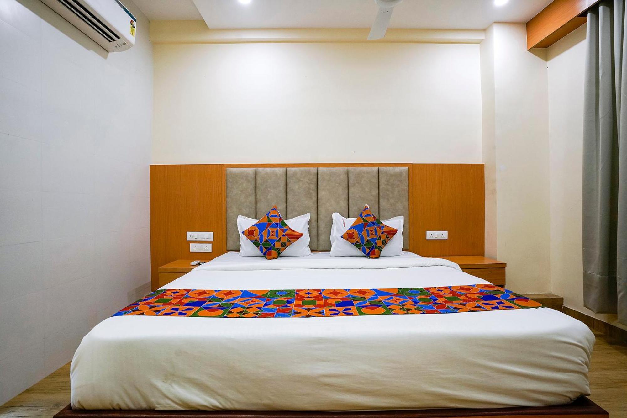 Fabhotel 7 Square - Nr Bkc Mumbai Exterior photo