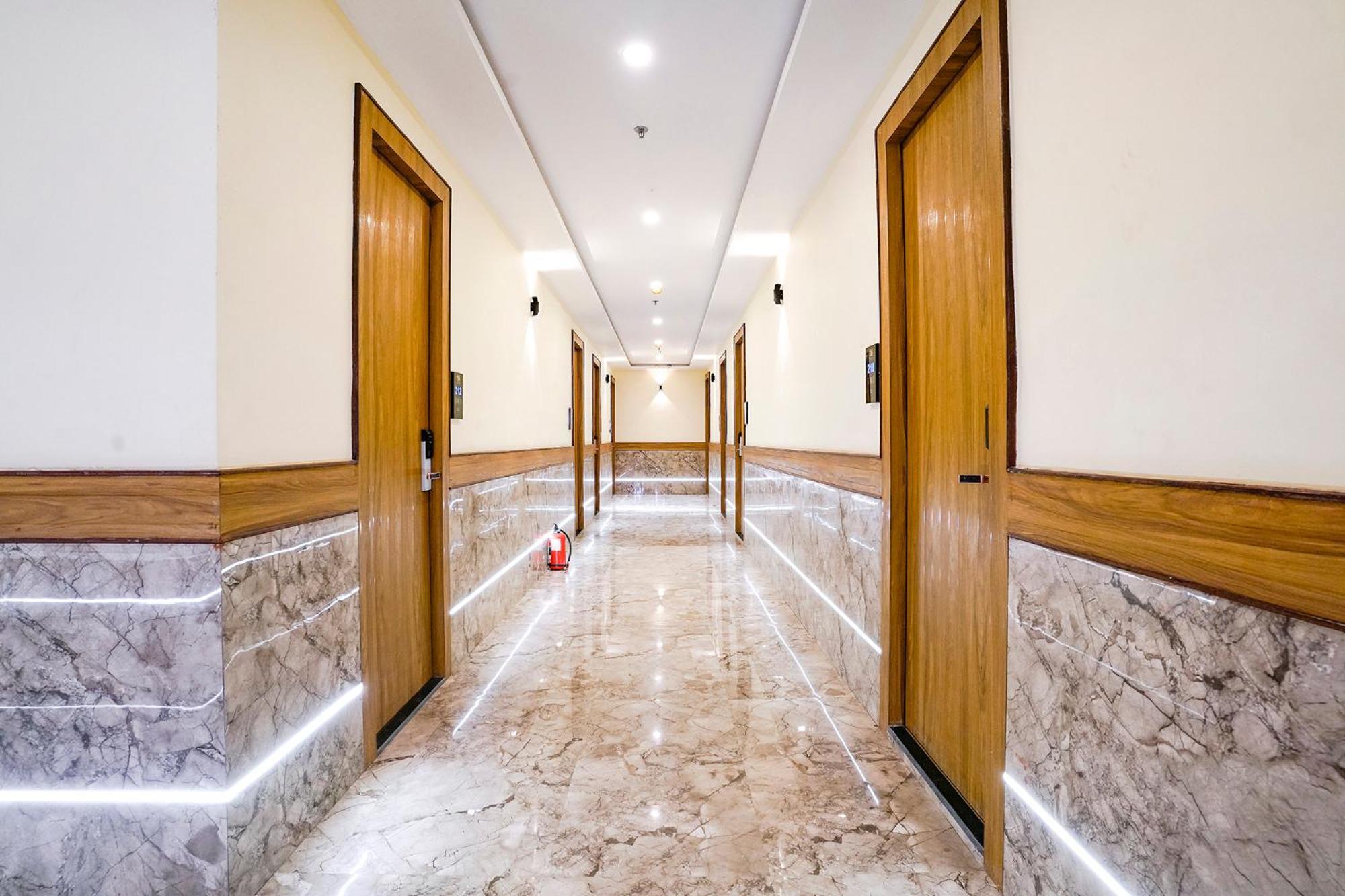 Fabhotel 7 Square - Nr Bkc Mumbai Exterior photo